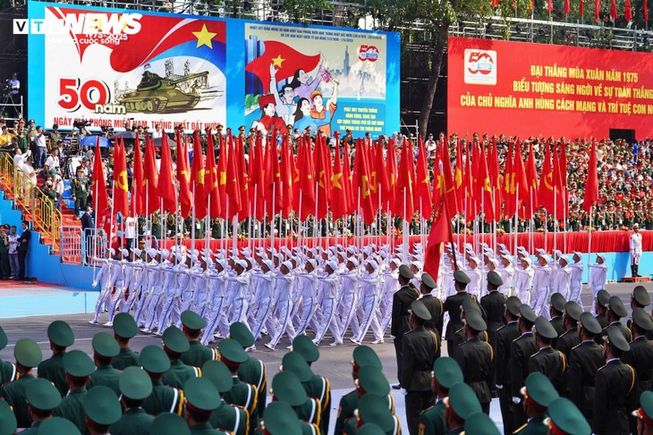 Toàn cảnh lễ diễu binh uy nghiêm, hùng tráng mừng đại lễ 30/4 - ảnh 12