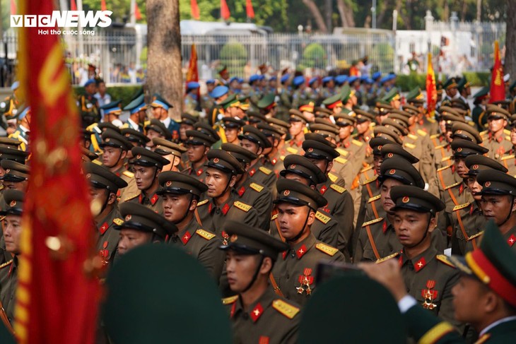 Toàn cảnh lễ diễu binh uy nghiêm, hùng tráng mừng đại lễ 30/4 - ảnh 16