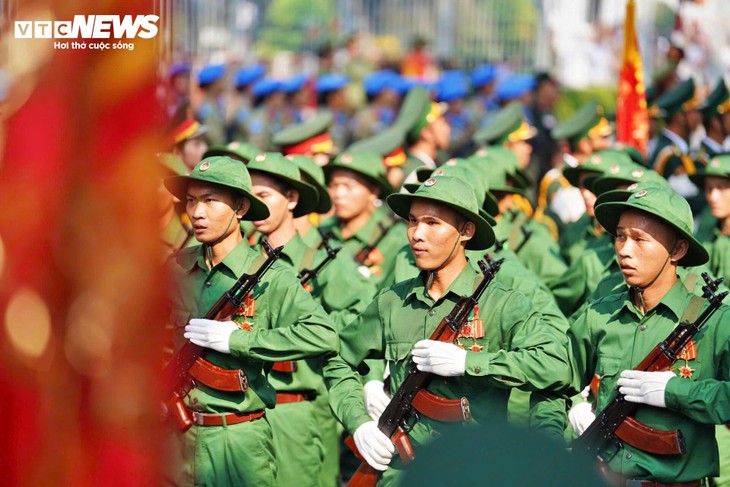 Toàn cảnh lễ diễu binh uy nghiêm, hùng tráng mừng đại lễ 30/4 - ảnh 22