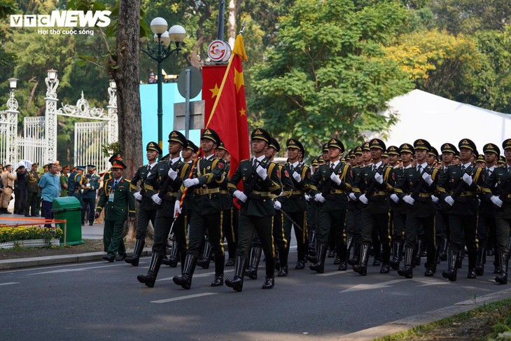 Hình ảnh đặc biệt của quân đội Trung Quốc - Lào - Campuchia tại lễ diễu binh 30/4 - ảnh 5