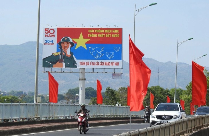 Người dân các địa phương tự hào, xúc động theo dõi tường thuật lễ kỷ niệm 30/4 - ảnh 5