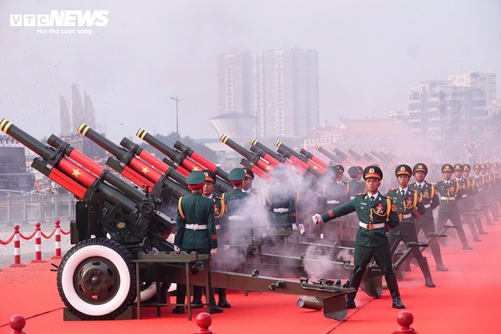 Toàn cảnh lễ diễu binh uy nghiêm, hùng tráng mừng đại lễ 30/4 - ảnh 6