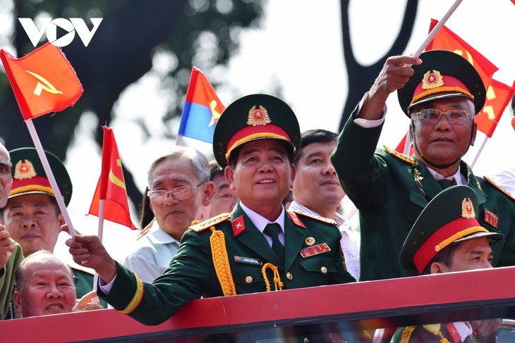 Khối diễu hành đặc biệt lần đầu xuất hiện ở lễ kỷ niệm 50 năm Ngày Giải phóng miền Nam - ảnh 7