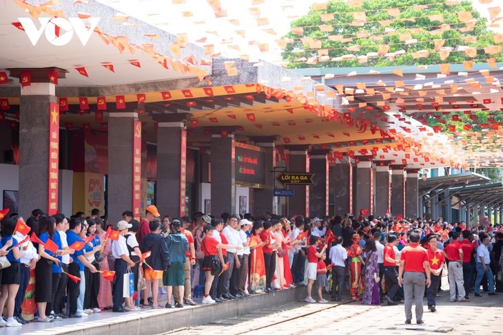 Tái hiện cuộc hội ngộ lịch sử 2 đoàn tàu Thống Nhất tại ga Đà Nẵng - ảnh 1