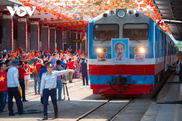 Tái hiện cuộc hội ngộ lịch sử 2 đoàn tàu Thống Nhất tại ga Đà Nẵng - ảnh 3