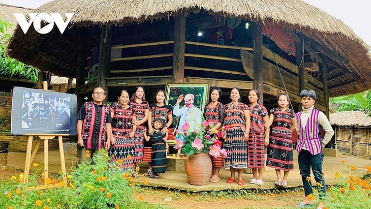 ĐTVH: Nhiều hoạt động kỷ niệm 135 năm Ngày sinh Chủ tịch Hồ Chí Minh - ảnh 10