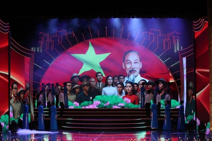 ĐTVH: Nhiều hoạt động kỷ niệm 135 năm Ngày sinh Chủ tịch Hồ Chí Minh - ảnh 3