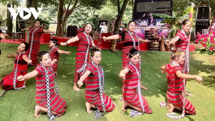 ĐTVH: Nhiều hoạt động kỷ niệm 135 năm Ngày sinh Chủ tịch Hồ Chí Minh - ảnh 9