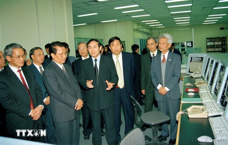 Nguyên Chủ tịch nước Trần Đức Lương - nhà lãnh đạo hết lòng phục vụ sự nghiệp cách mạng - ảnh 29