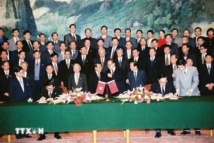 Nguyên Chủ tịch nước Trần Đức Lương - nhà lãnh đạo hết lòng phục vụ sự nghiệp cách mạng - ảnh 30