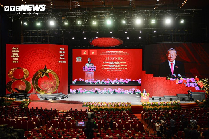 Toàn cảnh Lễ kỷ niệm 80 năm Ngày Truyền thống Công an Nhân dân - ảnh 4