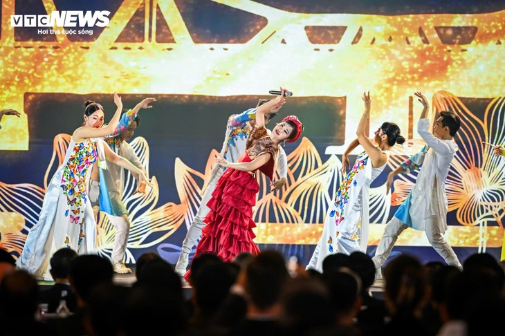 Toàn cảnh lễ khai mạc Triển lãm “80 năm hành trình Độc lập - Tự do - Hạnh phúc“ - ảnh 11