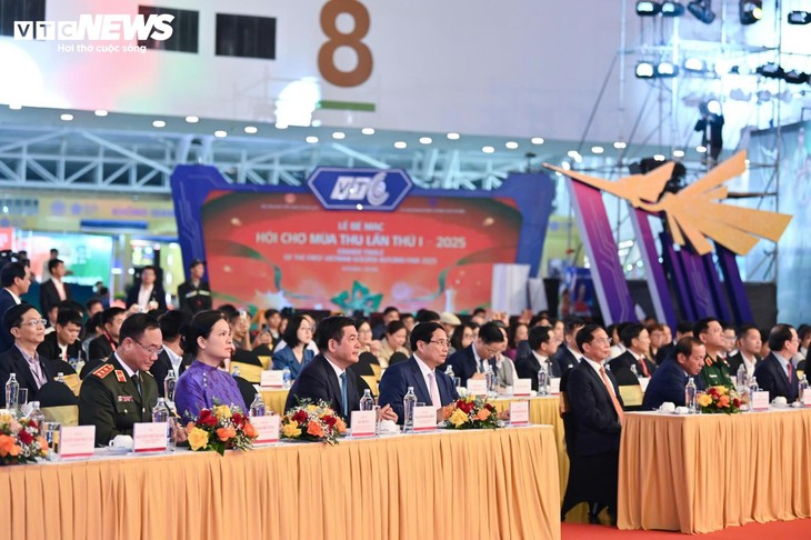 Toàn cảnh lễ bế mạc Hội chợ mùa Thu lần thứ nhất 2025 - ảnh 2