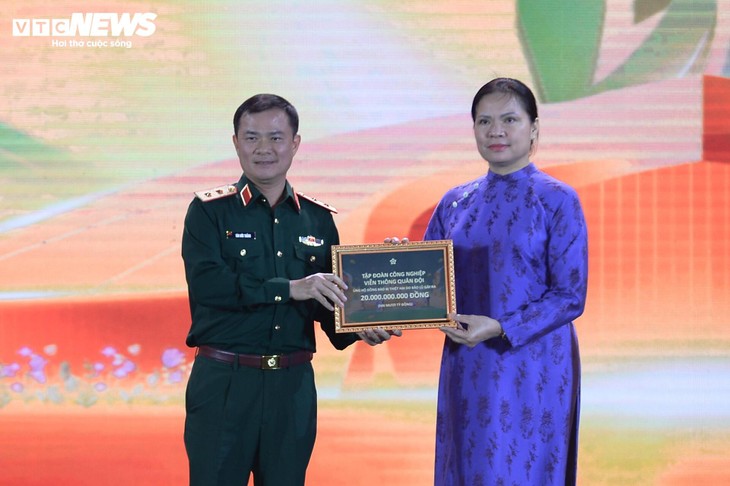 Toàn cảnh lễ bế mạc Hội chợ mùa Thu lần thứ nhất 2025 - ảnh 8