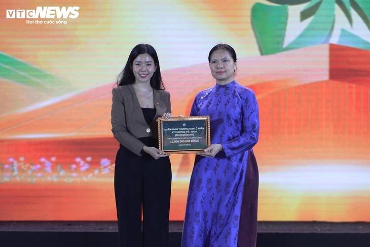 Toàn cảnh lễ bế mạc Hội chợ mùa Thu lần thứ nhất 2025 - ảnh 9