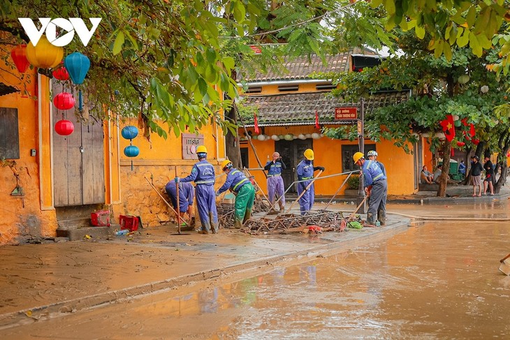 Hình ảnh Hội An tập trung khắc phục hậu quả lũ lụt - ảnh 10