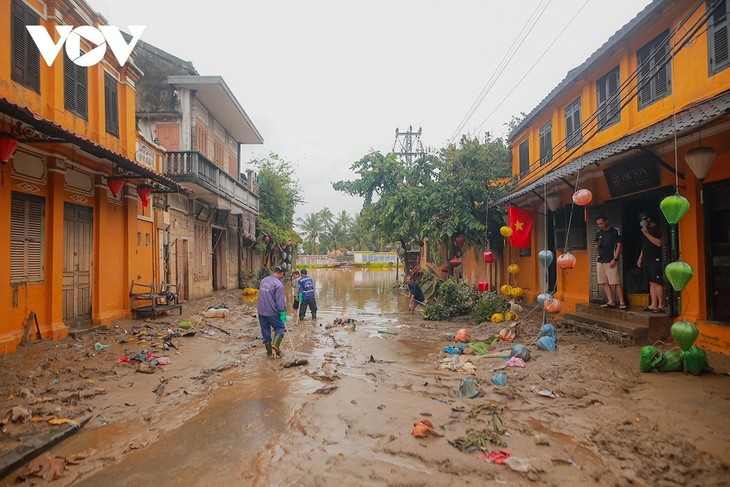 Hình ảnh Hội An tập trung khắc phục hậu quả lũ lụt - ảnh 1