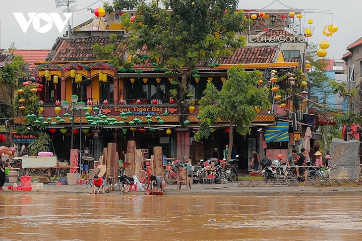 Hình ảnh Hội An tập trung khắc phục hậu quả lũ lụt - ảnh 3