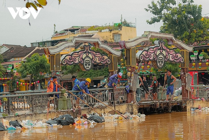 Hình ảnh Hội An tập trung khắc phục hậu quả lũ lụt - ảnh 4