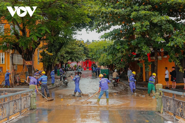 Hình ảnh Hội An tập trung khắc phục hậu quả lũ lụt - ảnh 6
