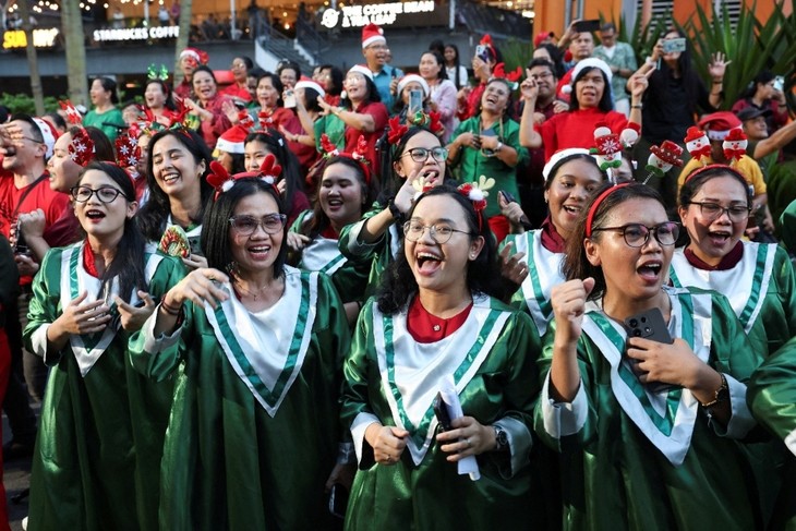 Giáng sinh 2025: Ánh sáng hy vọng giữa một thế giới nhiều biến động - ảnh 9