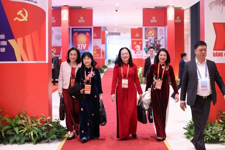 Các đại biểu đến dự lễ khai mạc Đại hội lần thứ XIV của Đảng - ảnh 7