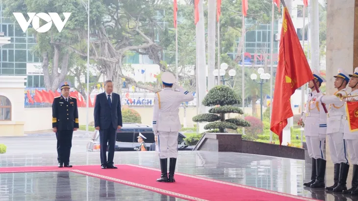 Tổng Bí thư dự lễ đón nhận danh hiệu Anh hùng LLVTND của Quân chủng Hải quân - ảnh 1