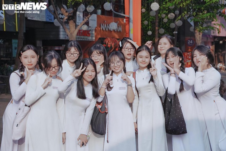 3.000 người đồng diễn áo dài trên phố đi bộ Nguyễn Huệ ngày 8/3 - ảnh 8