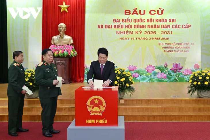 Toàn cảnh ngày bầu cử 15/3: Những hình ảnh xúc động từ khắp mọi miền - ảnh 6