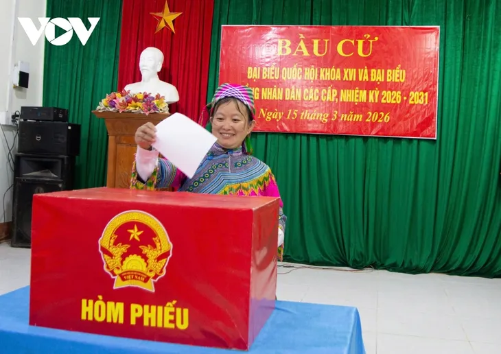 Toàn cảnh ngày bầu cử 15/3: Những hình ảnh xúc động từ khắp mọi miền - ảnh 21