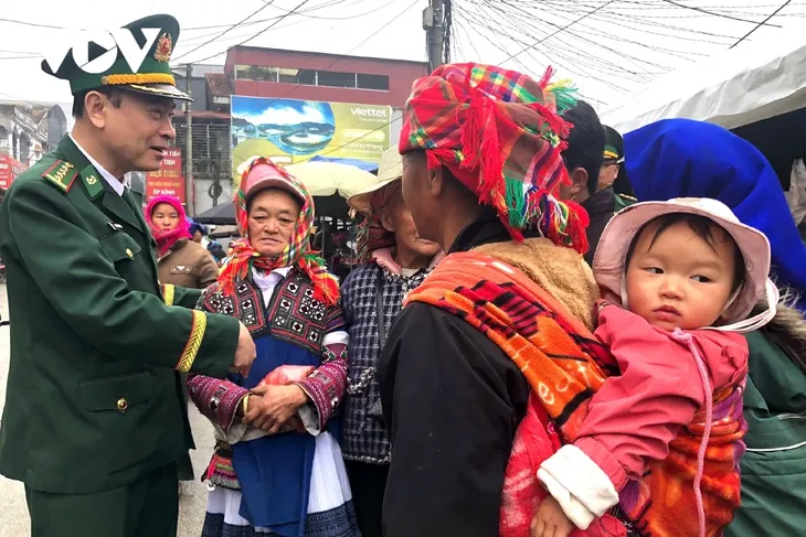 Toàn cảnh ngày bầu cử 15/3: Những hình ảnh xúc động từ khắp mọi miền - ảnh 26