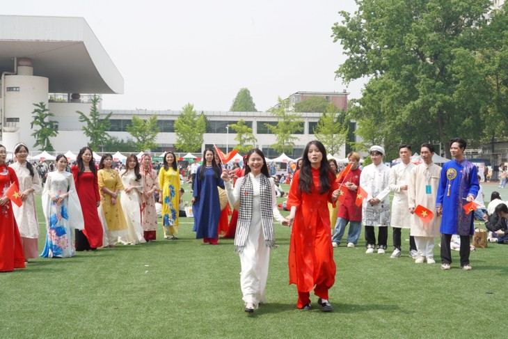 Đưa văn hóa Việt đến gần hơn với bạn bè quốc tế - ảnh 3