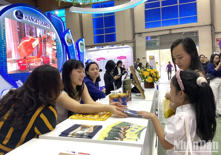 Tour du lịch kín chỗ dịp 30/4 – 01/5: Ngành du lịch bước vào mùa cao điểm - ảnh 2