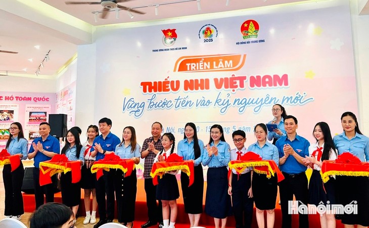 Khai mạc triển lãm “Thiếu nhi Việt Nam vững bước tiến vào kỷ nguyên mới” - ảnh 1