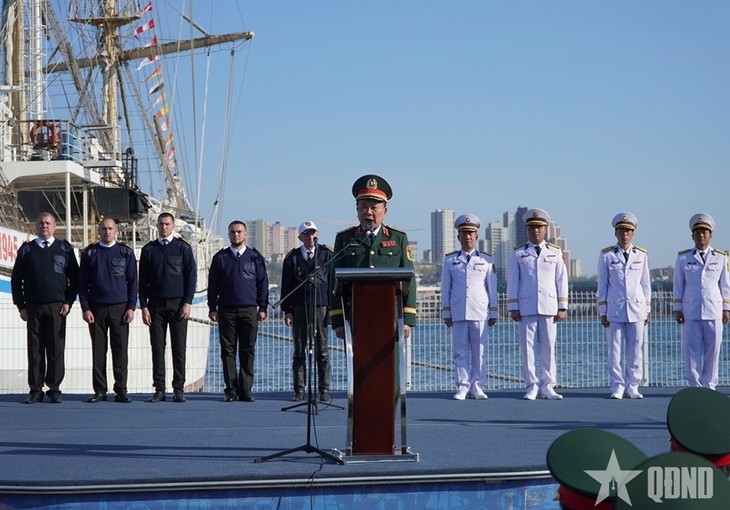 Nga bàn giao tàu nghiên cứu khoa học “Giáo sư Gagarinsky” cho Việt Nam - ảnh 1