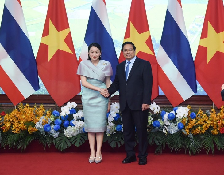 Thủ tướng Việt Nam và Thủ tướng Thái Lan dự Triển lãm “Sản phẩm thủ công mỹ nghệ Việt Nam” - ảnh 1