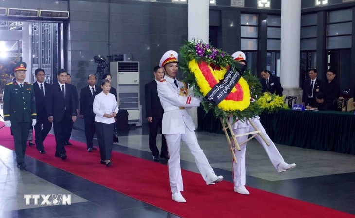 Đoàn đại biểu cấp cao Campuchia viếng nguyên Chủ tịch nước Trần Đức Lương - ảnh 1