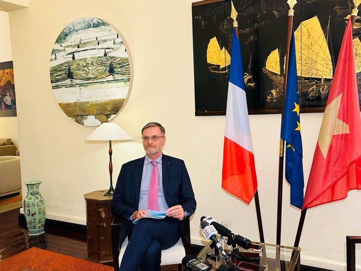 Tổng thống Pháp thăm Việt Nam: Hạt nhân dân sự, đường sắt tốc độ cao, trí tuệ nhân tạo là những trọng tâm đối thoại - ảnh 1