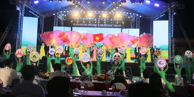 Khai mạc Hội diễn nghệ thuật quần chúng “Ca khúc cách mạng” toàn quốc năm 2025 - ảnh 1