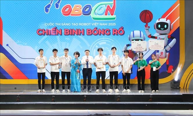 Đại học Lạc Hồng vô địch Vòng chung kết cuộc thi Sáng tạo Robot Việt Nam - Robocon 2025 - ảnh 2