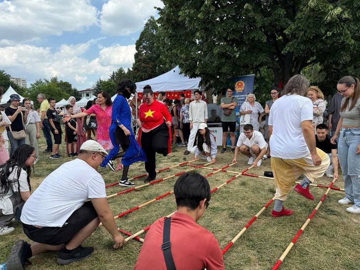 Việt Nam để lại dấu ấn đậm nét tại Lễ hội Văn hóa châu Á ở Bulgaria  - ảnh 3