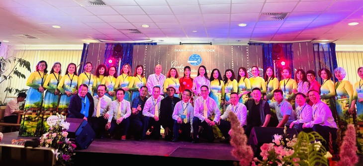 Gala tôn vinh tiếng Việt ở Đức - ảnh 4