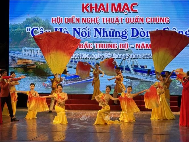 Tôn vinh văn hóa Bắc Trung bộ qua hội diễn “Câu hò nối những dòng sông“ - ảnh 1