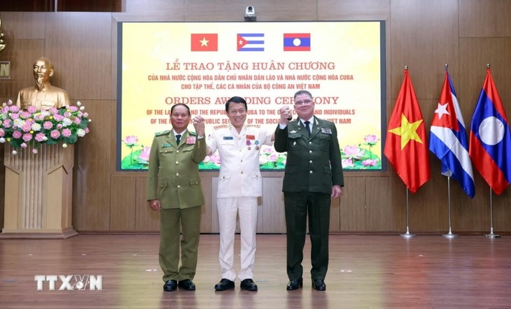 Những phần thưởng cao quý tô thắm mối quan hệ Việt Nam - Lào – Cuba - ảnh 1