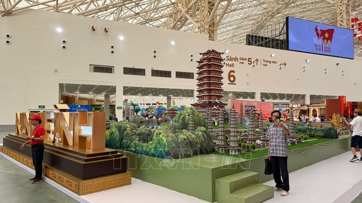 Triển lãm thành tựu đất nước: Du lịch các tỉnh, thành phố qua 34 gian trưng bày đặc sắc, độc đáo - ảnh 1