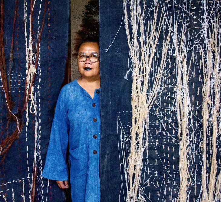 Sắp đặt “Xống chụ xon xao”: câu chuyện tình yêu và sự tái sinh  - ảnh 2