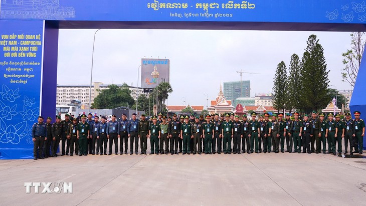 Sĩ quan trẻ Việt Nam - Campuchia thắt chặt tình đoàn kết qua hoạt động giao lưu hữu nghị - ảnh 2