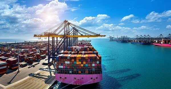 Tổng kim ngạch xuất nhập khẩu 10 tháng vượt 762 tỷ USD - ảnh 1