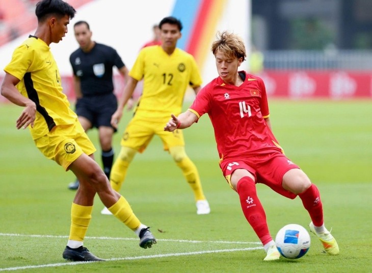 Viktor Lê – Cầu thủ Việt kiều đầu tiên góp phần giành Huy chương vàng bóng đá tại SEA Games - ảnh 1