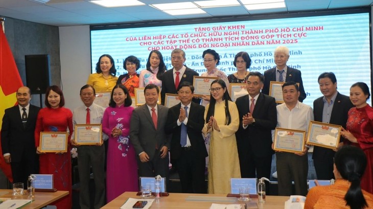 “Gặp gỡ hữu nghị” kỷ niệm 75 năm ngày truyền thống đối ngoại nhân dân Việt Nam - ảnh 2